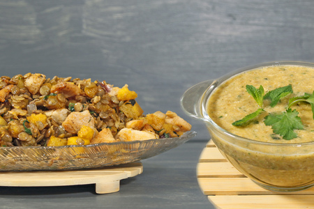 Фото к рецепту: Чечевица с курицей и овощами в индийском стиле