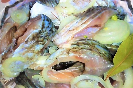 Фото к рецепту: Саламур из карася или как правильно солить или мариновать рыбу