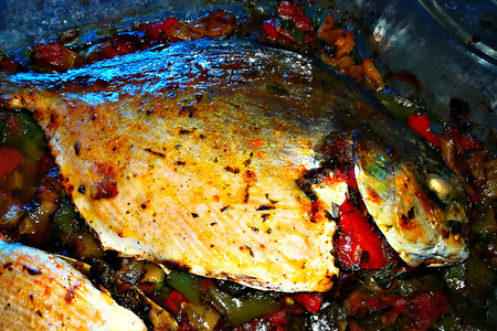 Фото к рецепту: Рыба в духовке с овощами
