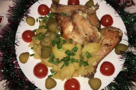 Фото к рецепту: Курица с картофелем в огуречном рассоле