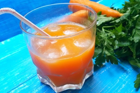 Фото к рецепту: Морковный сок без соковыжималки