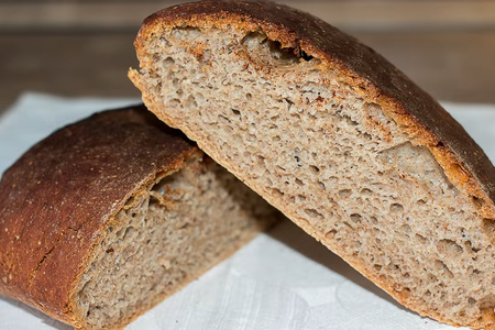 Фото к рецепту: Ржаной домашний хлеб без вымешивания