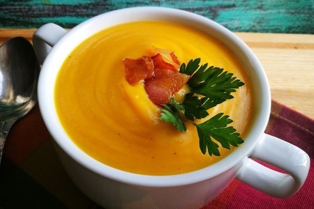 Фото к рецепту: Крем-суп с тыквой и беконом