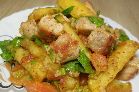 Фото к рецепту: Оджахури – грузинская кухня/жареное мясо с картофелем
