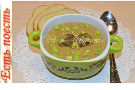 Фото к рецепту: Суп-пюре с печенью, гречкой и грибами