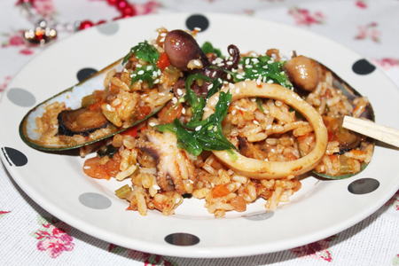 Фото к рецепту: Острый жареный рис с морепродуктами
