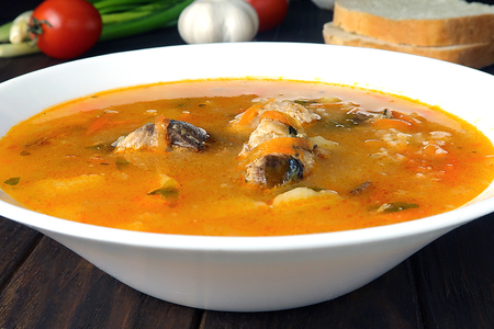 Фото к рецепту: Рыбный суп из сардин (консервы) за 30 минут