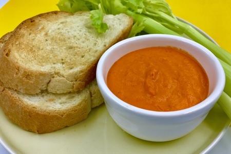 Фото к рецепту: Диетический соус из болгарского перца