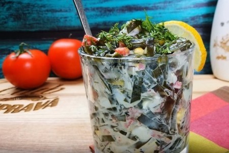Фото к рецепту: Салат с морской капустой «посейдон»
