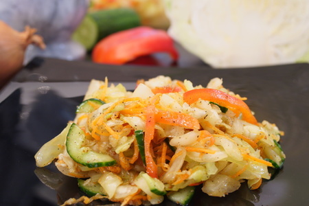 Фото к рецепту: Капустный салат по-корейски