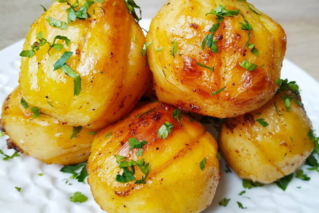 Фото к рецепту: Картофель в духовке