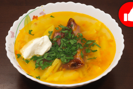 Фото к рецепту: Вкусный суп из фасоли с копченостями