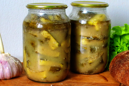 Фото к рецепту: Салат из огурцов с горчицей на зиму