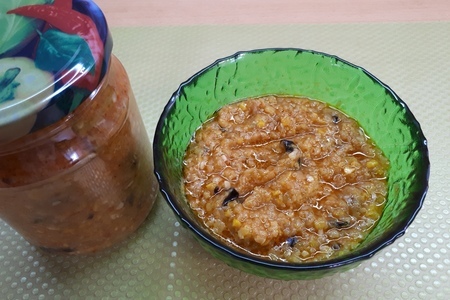 Фото к рецепту: Закуска (икра) из кабачков и болгарского перца на зиму