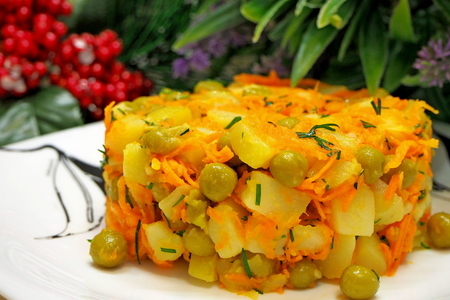 Фото к рецепту: Картофельный салат с горошком