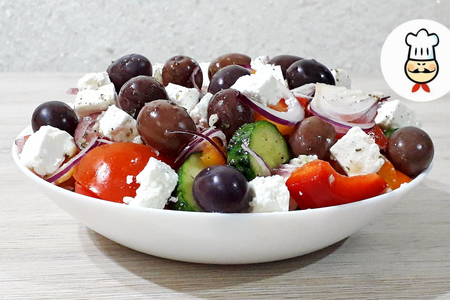 Фото к рецепту: Классический греческий салат