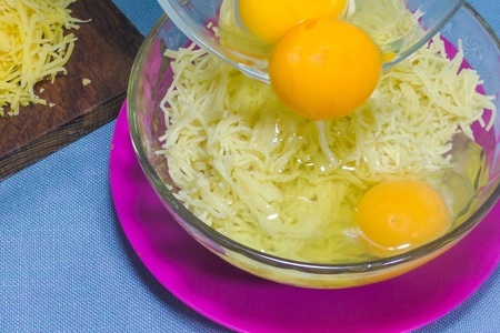 Фото к рецепту: Завтрак из вермишели и яиц