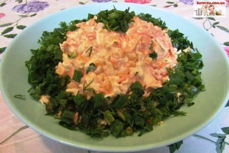 Фото к рецепту: Салат с копченым сыром «косичка» и морковью по-корейски
