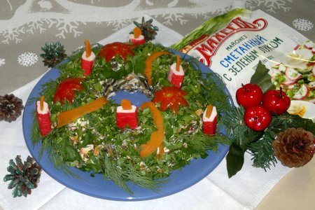 Фото к рецепту: Салат "новогодний венок" с майонезом "махеевъ" #махеевъ_чудеса_за_полчаса