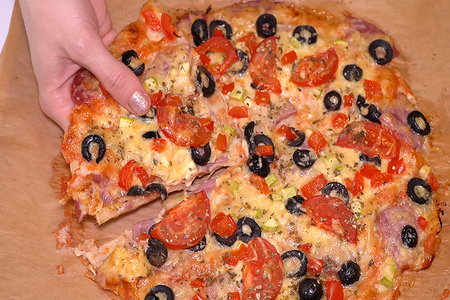 Фото к рецепту: Быстрая пицца на лаваше