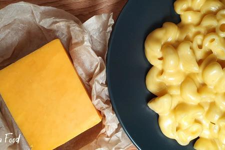 Фото к рецепту: Мак энд чиз / макароны с сыром по-американски