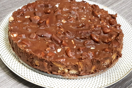 Фото к рецепту: "шоколадное безумие" торт без выпечки