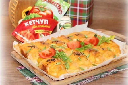 Фото к рецепту: Закусочные рогалики в сырной заливке. «махеевъ», россия