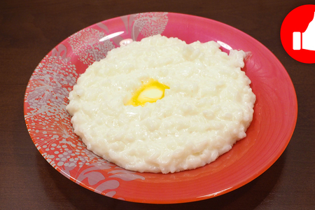 Фото к рецепту: Рисовая каша на молоке в мультиварке