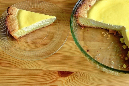 Фото к рецепту: Пирог "сметанник" с ванильным ароматом из песочного теста