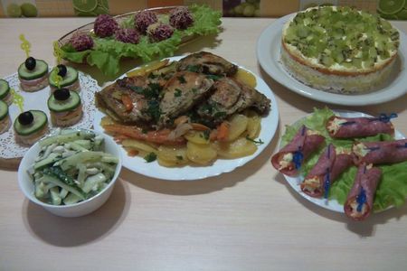 Фото к рецепту: Праздничный стол из шести блюд