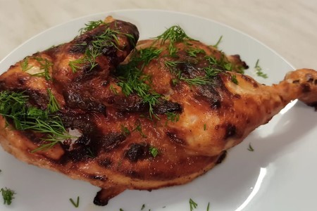 Фото к рецепту: Сочная курица в духовке