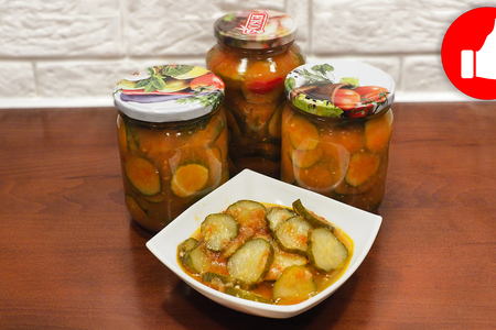 Фото к рецепту: Салат из огурцов на зиму