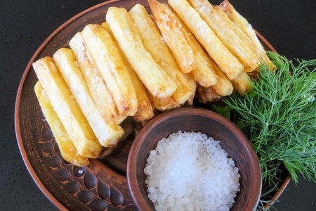 Фото к рецепту: Хрустящий картофель фри