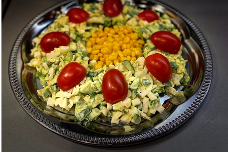 Фото к рецепту: Вкусный и красивый салат за 5 минут