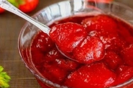 Фото к рецепту: Варенье из клубники без варки ягод