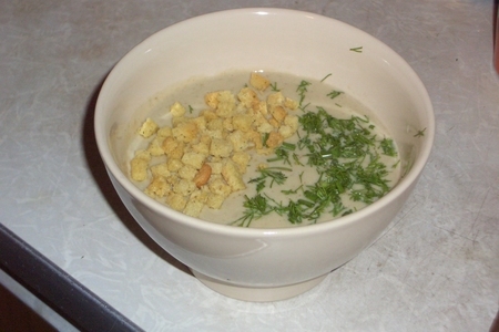 Суп-пюре из белых грибов с сухариками