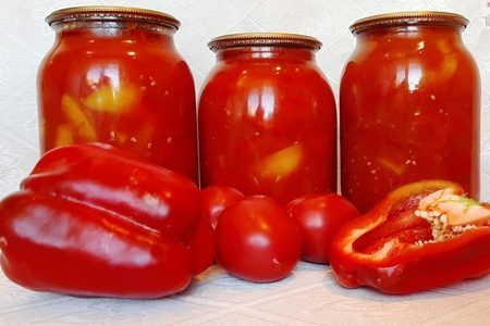 Фото к рецепту: Лечо из перца и помидоров на зиму
