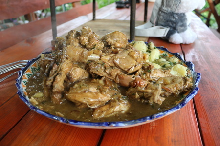 Фото к рецепту: Гюльчехра, рецепт курицы по-узбекски в сметанно-чесночном соусе