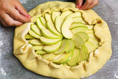 Фото к рецепту: Вкусный яблочный пирог