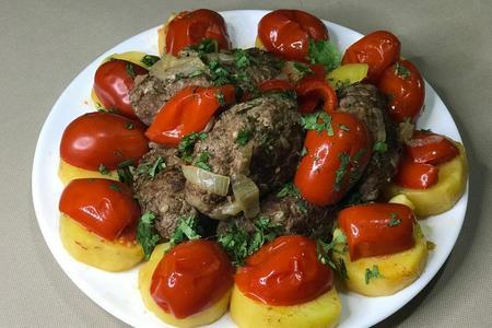 Фото к рецепту: Котлеты в казане (азерб. - qazan kotleti) из говядины