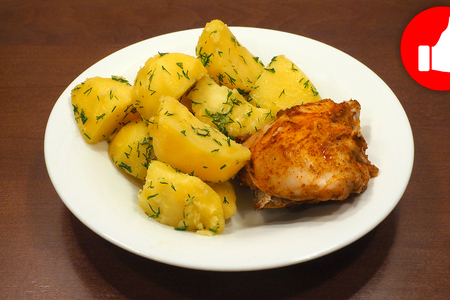 Фото к рецепту: Быстрая картошка с курицей в мультиварке на обед или ужин, вкусный рецепт