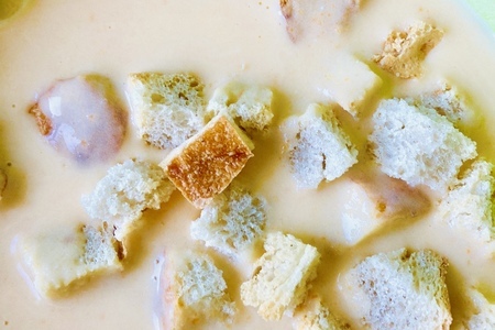 Фото к рецепту: Сырный крем-суп супер быстрый рецепт