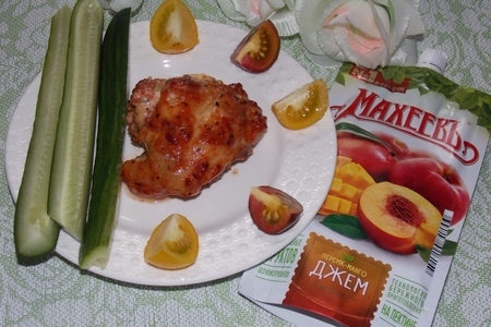 Фото к рецепту: Курица  "кусочки лета" в пикантном соусе с джемом «махеевъ» «кусочки лета»