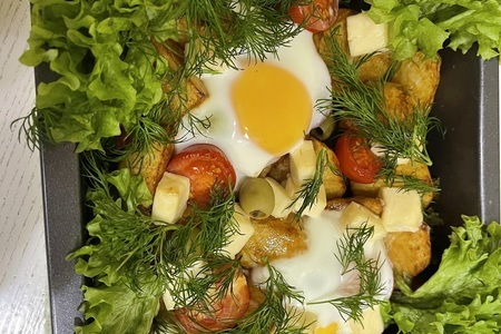 Фото к рецепту: Яичница с картофелем в духовке