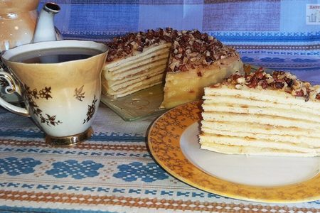 Фото к рецепту: Торт на сковороде с заварным кремом