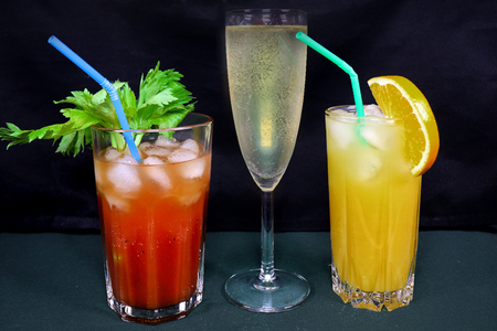 Фото к рецепту: Три простых коктейля из водки