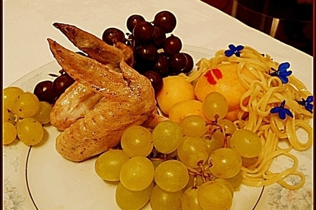 Фото к рецепту: Блондинка в винограднике/романтический ужин на 8 марта или 23 февраля