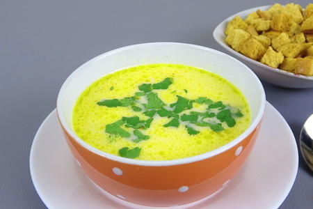 Фото к рецепту: Ленивый сырный суп