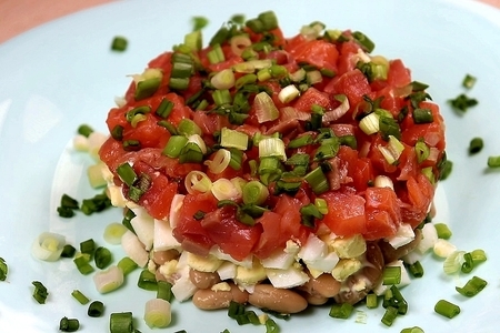 Фото к рецепту: Салат с красной рыбой