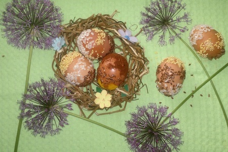 Фото к рецепту: Пасхальные яйца в эко-стиле #пасха2021